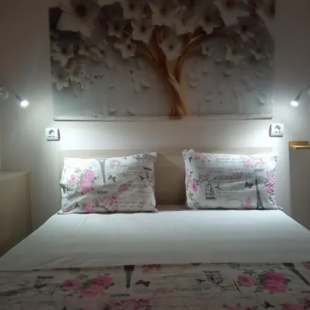 Polit Luxury Aprt 2 Bedrooms Apartamento